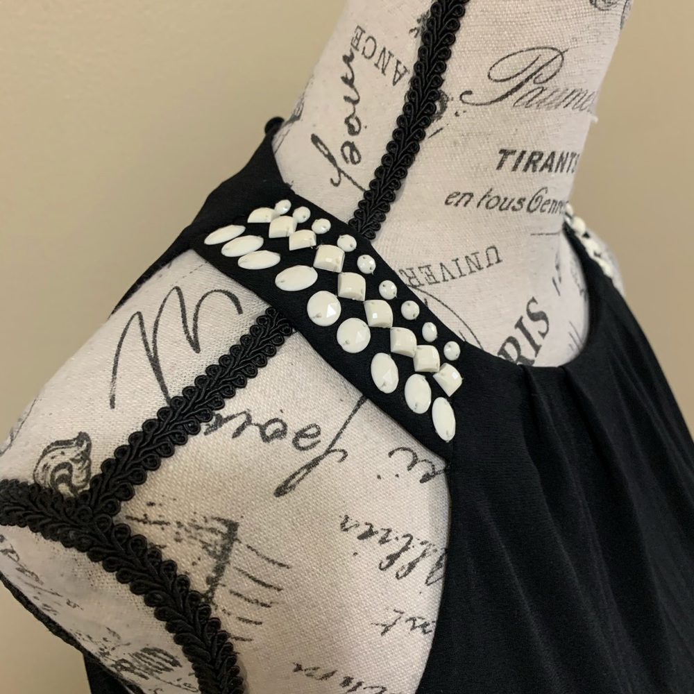London Times Black & White Leaf Print Halter Dress - Picture 4 of 12
